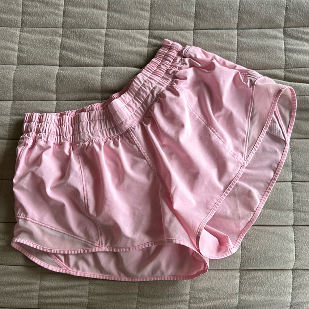 Lululemon pink womens hotty hot shorts size 10